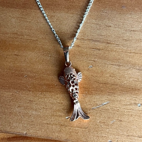 Skarsu rose gold tone koi pendant on silver tone chain - Picture 1 of 7